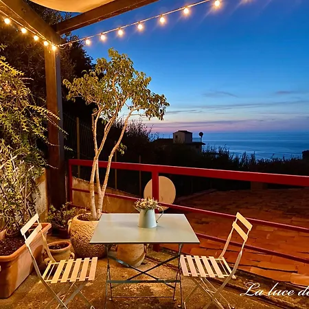 La Luce Del Faro Apartment *