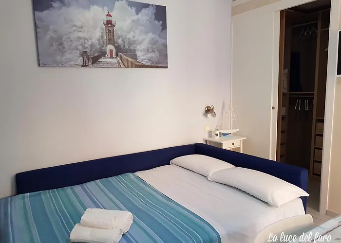 Апартаменты La Luce Del Faro Чефалу