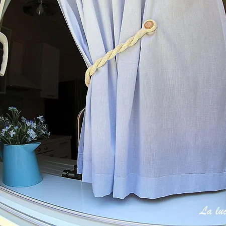 アパート La Luce Del Faro Con Vista Mare チェファル