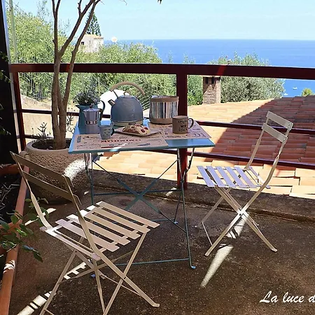 La Luce Del Faro Con Vista Mare